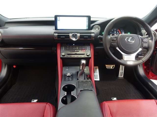 2023 Lexus RC photo 4