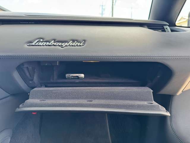 2012 Lamborghini AVENTADOR — миниатюра 23