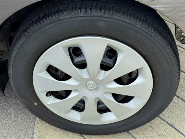 2013 Toyota AQUA — миниатюра 39