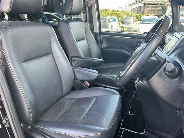 2015 Toyota ESQUIRE — миниатюра 16