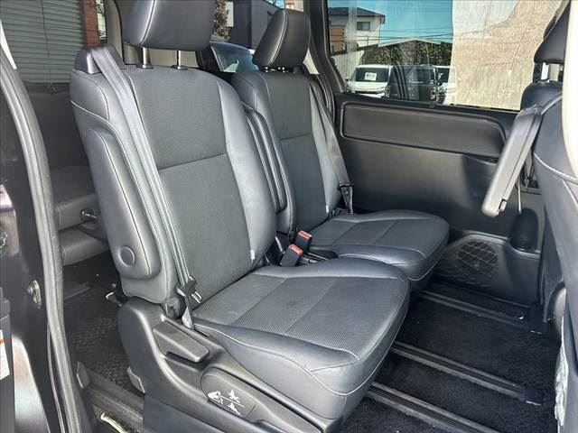 2015 Toyota ESQUIRE — миниатюра 18