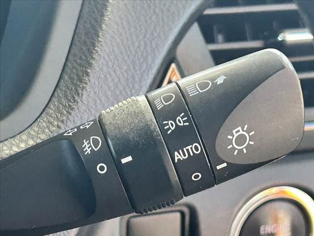 2015 Toyota ESQUIRE — миниатюра 27