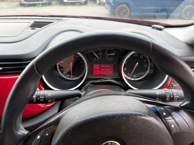 2012 ALFA Romeo GIULIETTA — миниатюра 11