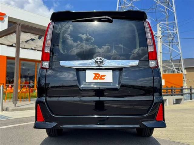 2014 Toyota NOAH thumbnail 14