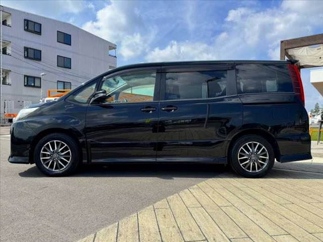 2014 Toyota NOAH thumbnail 11