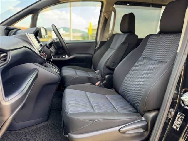 2014 Toyota NOAH thumbnail 17