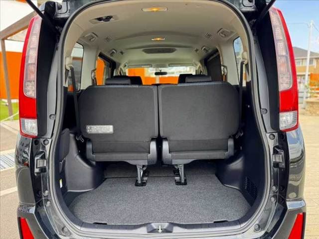 2014 Toyota NOAH thumbnail 21