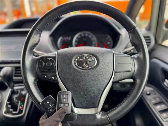 2014 Toyota NOAH 照片 6