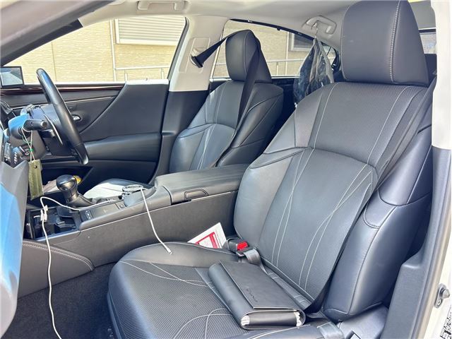 2019 Lexus ES photo 4