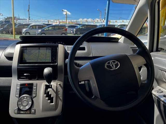 2008 Toyota VOXY — фото 2