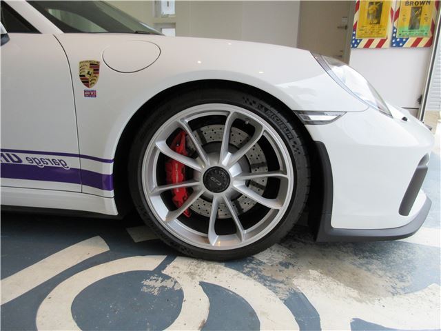 2017 Porsche 911 — миниатюра 14