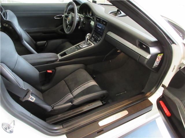 2017 Porsche 911 — миниатюра 16