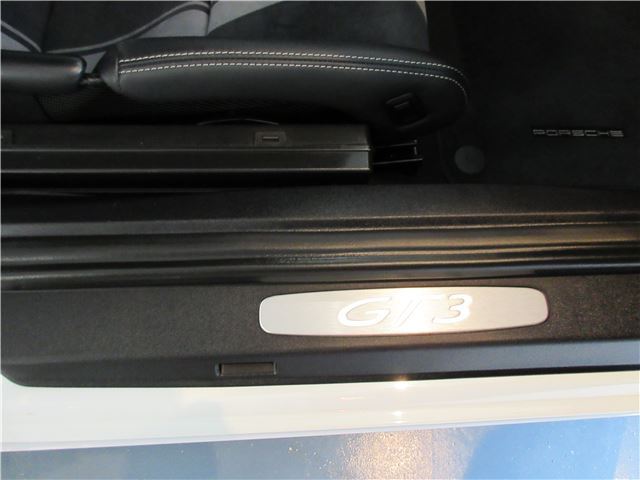 2017 Porsche 911 — миниатюра 20