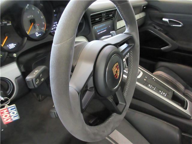 2017 Porsche 911 — миниатюра 24