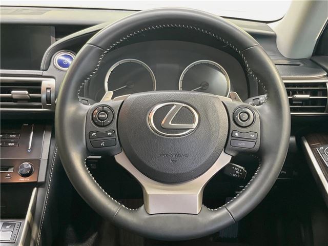 2014 Lexus IS — миниатюра 24