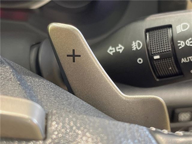 2014 Lexus IS — миниатюра 30