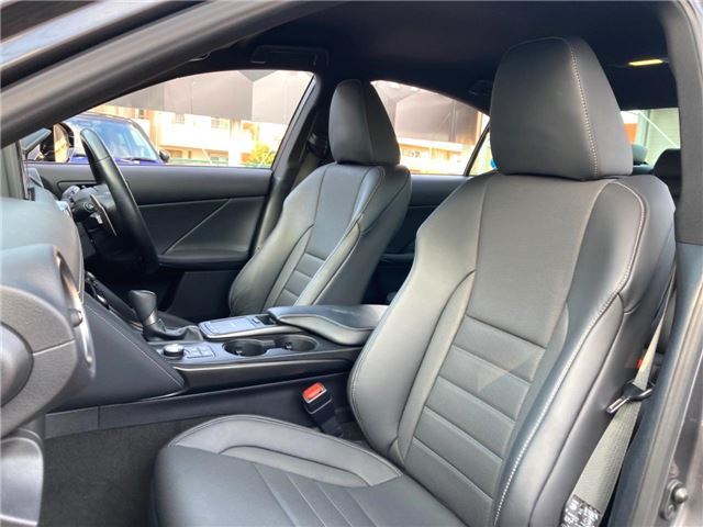 صورة مصغرة 28 لـ 2021 Lexus IS