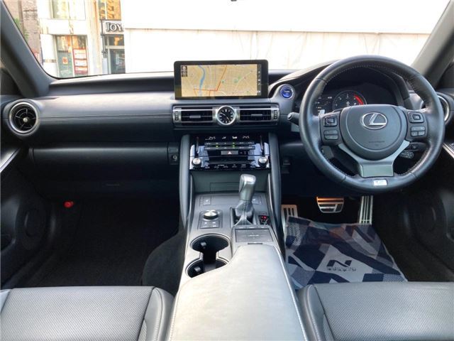 صورة مصغرة 30 لـ 2021 Lexus IS