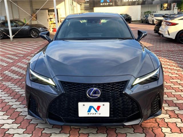 2021 Lexus IS photo 5