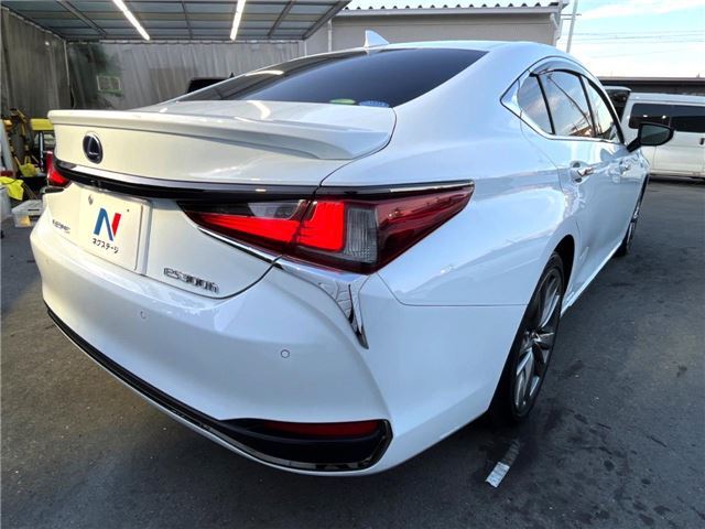 2019 Lexus ES thumbnail 28