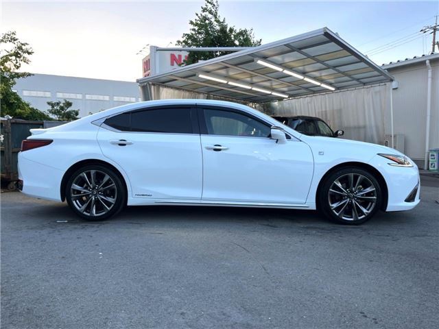 2019 Lexus ES thumbnail 30