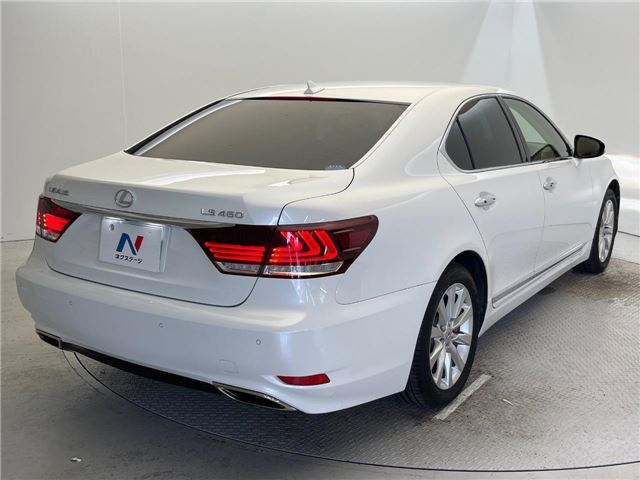 2013 Lexus LS — миниатюра 17
