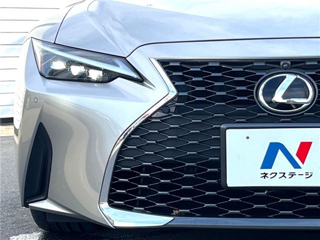 صورة مصغرة 14 لـ 2021 Lexus IS