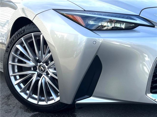 صورة مصغرة 11 لـ 2021 Lexus IS