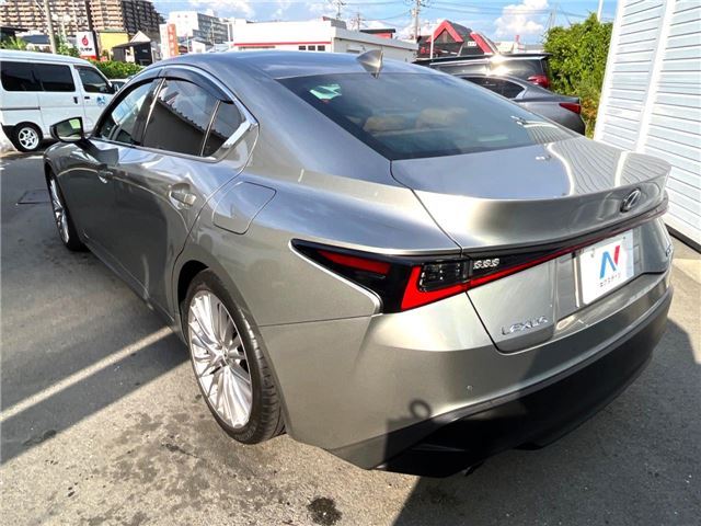 صورة مصغرة 20 لـ 2021 Lexus IS