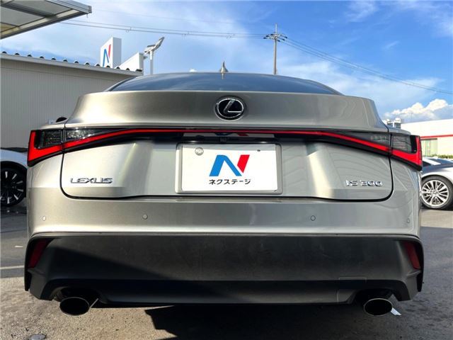 صورة مصغرة 21 لـ 2021 Lexus IS