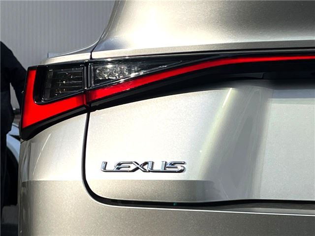 صورة مصغرة 22 لـ 2021 Lexus IS