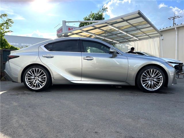 صورة مصغرة 29 لـ 2021 Lexus IS