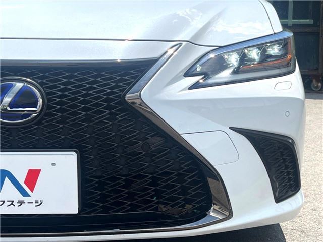 2020 Lexus ES thumbnail 15