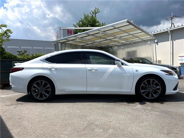 2020 Lexus ES thumbnail 30