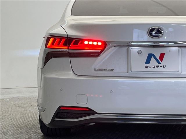 صورة مصغرة 17 لـ 2018 Lexus LS