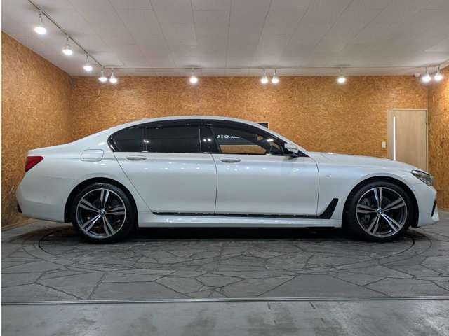 صورة 2 لـ 2017 BMW 7 SERIES