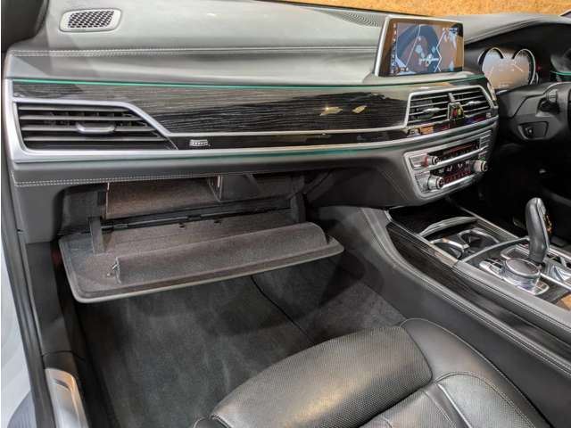 صورة مصغرة 47 لـ 2017 BMW 7 SERIES