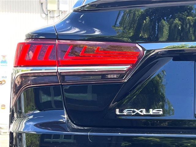 2018 Lexus LS — миниатюра 26