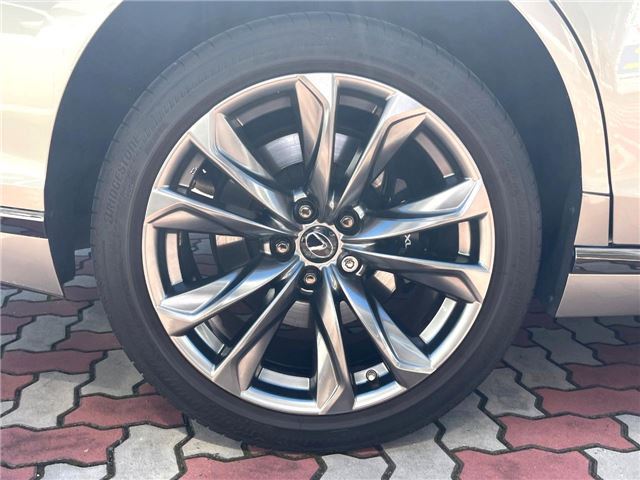 صورة مصغرة 17 لـ 2018 Lexus LS