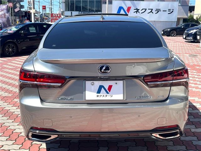 2018 Lexus LS photo 9