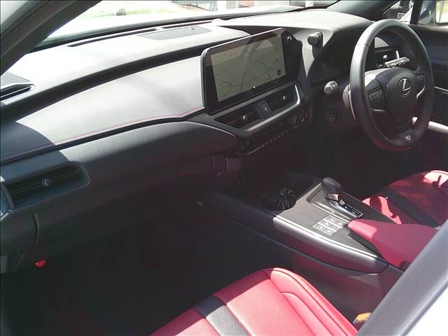 2024 Lexus UX photo 8