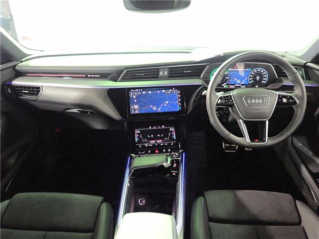 صورة 3 لـ 2023 AUDI Q8 SPORTBACK E-TRON