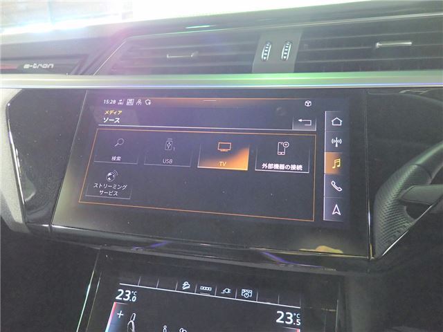 صورة 8 لـ 2023 AUDI Q8 SPORTBACK E-TRON