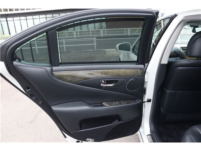 صورة مصغرة 16 لـ 2010 Lexus LS