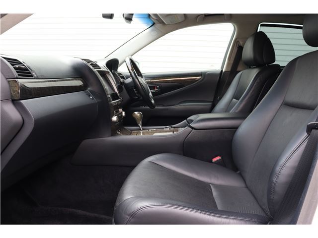 2010 Lexus LS photo 6