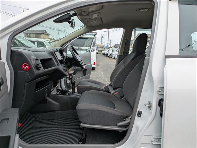 2019 Nissan NV150AD — миниатюра 15