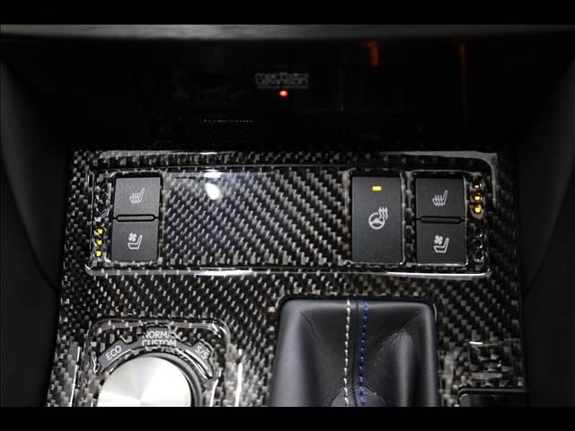 صورة مصغرة 16 لـ 2023 Lexus RC F