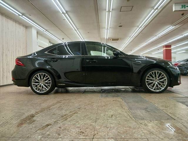 2017 Lexus IS — миниатюра 15