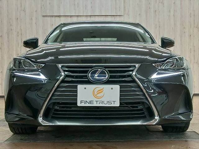 2017 Lexus IS — миниатюра 13