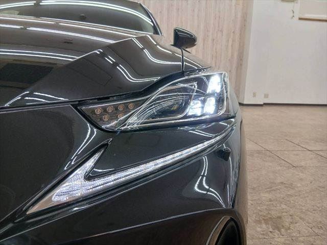 2017 Lexus IS — миниатюра 11